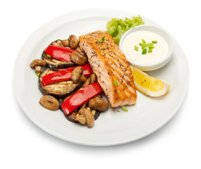 Grilled salmon fillet with grilled vegetables.