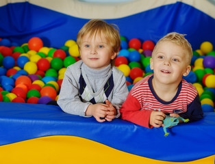 Fototapeta na wymiar toddlers in ball pool
