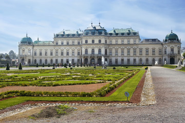 Fototapeta na wymiar baroque park and the Belvedere Castle in Vienna