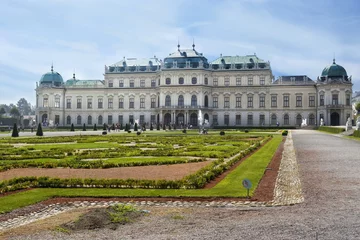 Deurstickers baroque park and the Belvedere Castle in Vienna © irisphoto1