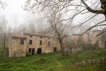 Fototapeta na wymiar Abandoned village in French Pyrenees