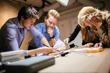 Obraz premium Team working on project together