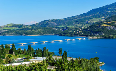 Lac de Serre Ponçon  pont de Savine