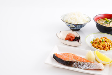 おいしそうな和風定食