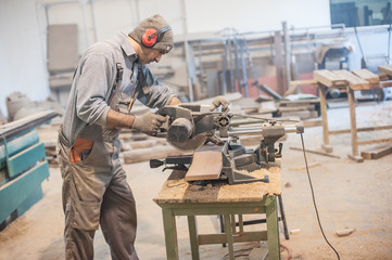 Circular Saw / Carpenter Using Circular Saw for wood