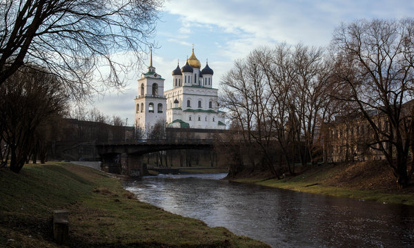 river of Pskov against the Kremlin and Church