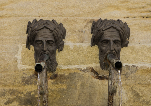 Fontaine aux deux faunes