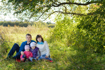 Fototapeta premium Family resting in the forest