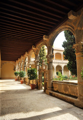 Fototapeta premium Retiro del emperador Carlos V, Claustro del Monasterio de Yuste, provincia de Cáceres, España