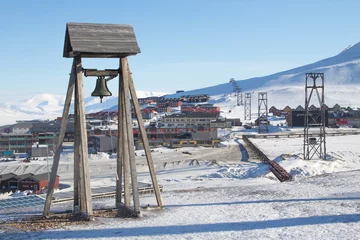 Foto auf Acrylglas Nördlicher Polarkreis Bell. Showplace in Longyearbyen, Spitsbergen (Svalbard). Norway