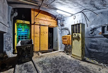 Tunnel elevator in abandoned coal mine © Oleg Totskyi