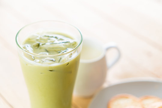 iced matcha latte