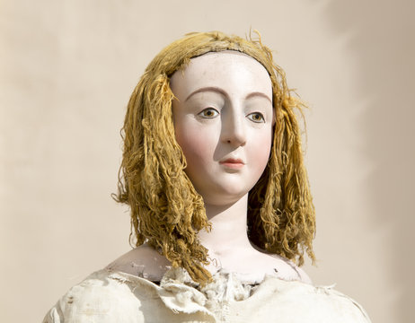 Bambola di cartapesta