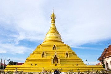 Fototapeta premium Golden pagoda at Kampangpetch province, Thailand