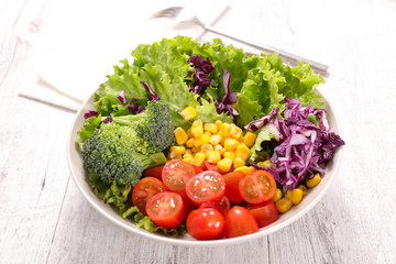 rainbowl salad , veggie bowl