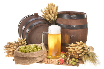 Bierglas mit Fässern