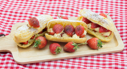 Strawberry eclairs