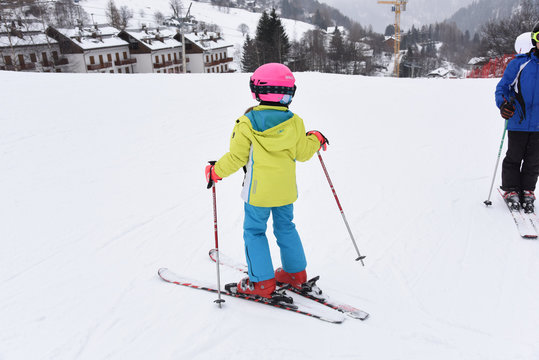 sci snowboard sciare pista da sci inverno seggiovia funivia sport invernali  divertimento sulla neve