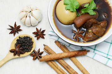 eggs and pork stewed in gravy