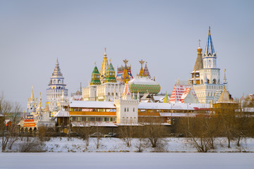 Зимний вид на Измайловский кремль
