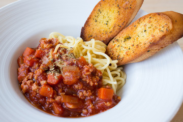 Spaghetti with Pork and Tomato Sauce