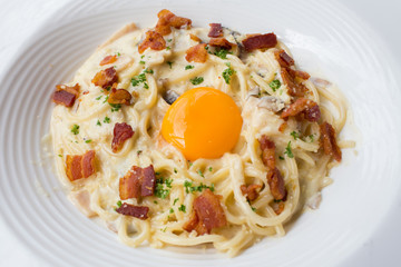 Spaghetti Carbonara with Bacon