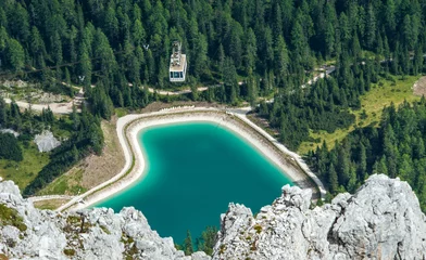 Zelfklevend Fotobehang Le Tofane lake, Dolomites © forcdan