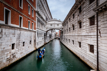 Fototapeta na wymiar Bridge of Sigh, Venice, Italy