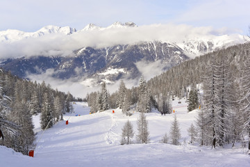 Fototapeta na wymiar ski resort Marilleva