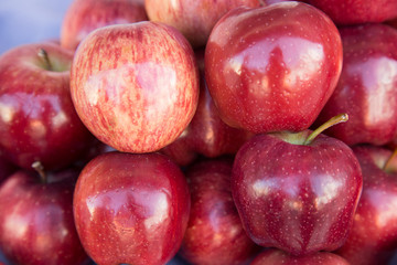 Fototapeta na wymiar red apple group