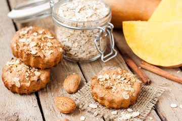 Diet cake with oatmeal and pumpkin