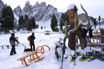 Con le ciaspole sotto le Odle