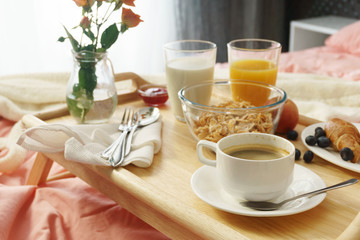 breakfast served in bed