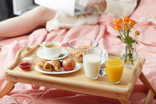 breakfast served in bed