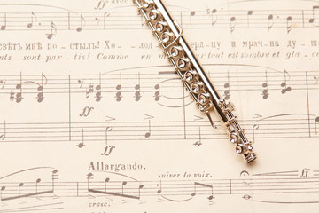 Obraz premium flute of notes in the background