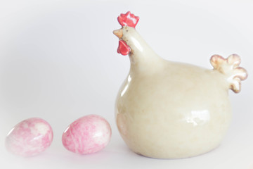 Poule et œufs de Pâques.
