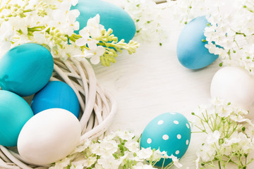 Easter decoration with eggs and flowers