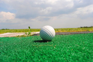 pallina da golf sul green