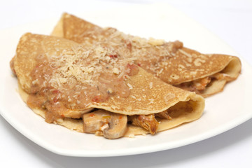 Crepes con pollo y champiñones