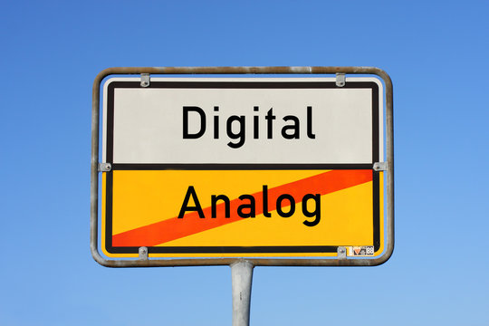 Schild digital analog 