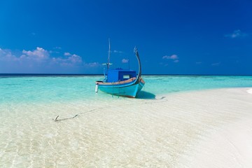 Fototapeta na wymiar Maldives, boat