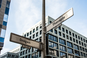Fototapeta premium Schild 63 - DrogenTherapie