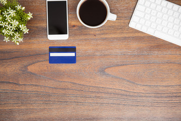 Naklejka premium Shopping online in the workplace