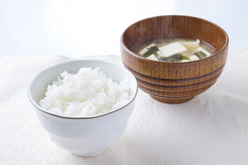 ごはんと味噌汁