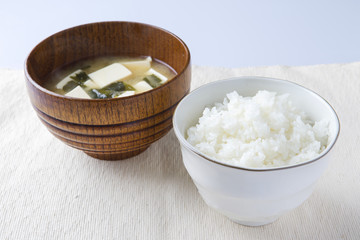 ごはんと味噌汁