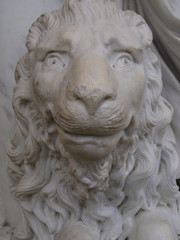 Marble statue head of lion