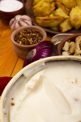 Lard in ceramic ware