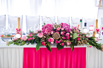Fototapeta na wymiar Luxury composition of flowers in wedding table