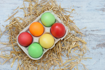 Ostereier  im Eierkarton