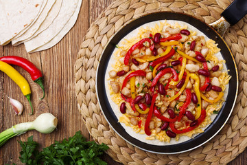 Quesadilla with chicken, served with guacamole or salsa sauce.